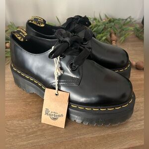 Doc Martens size 8 brand new lace platform style 1461